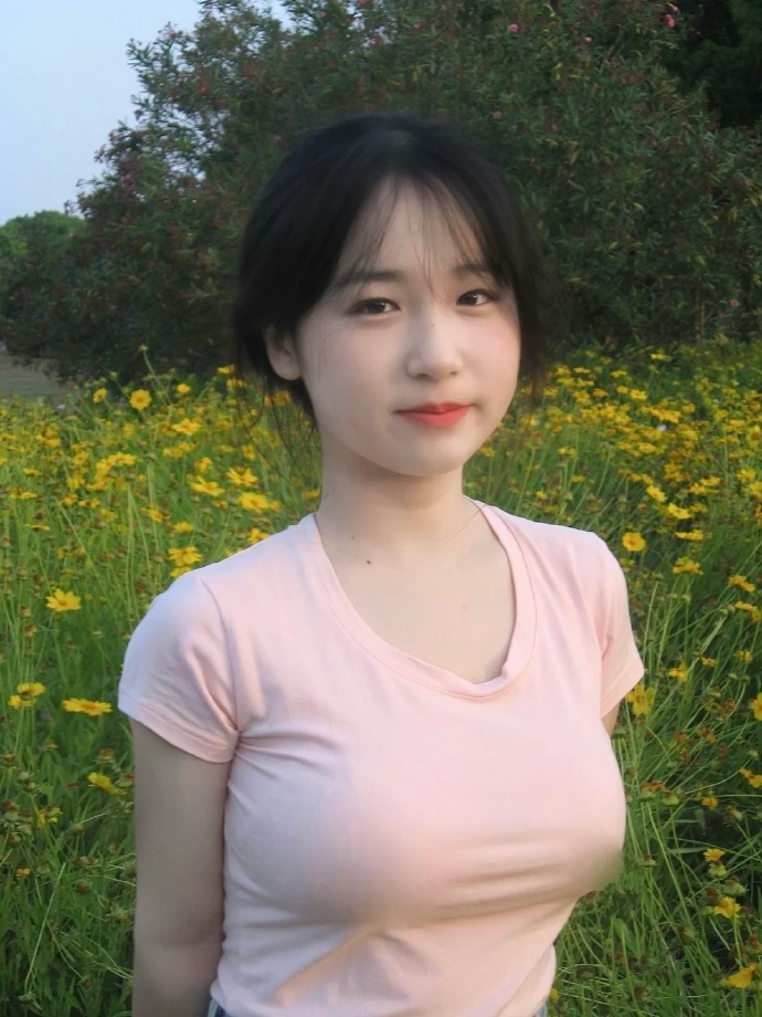 一个在上面吃b二个在下 b